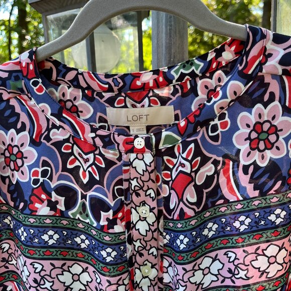 Ann Taylor Loft blue pink white green flowered top. Short ruffled sleeves, S - Picture 4 of 7